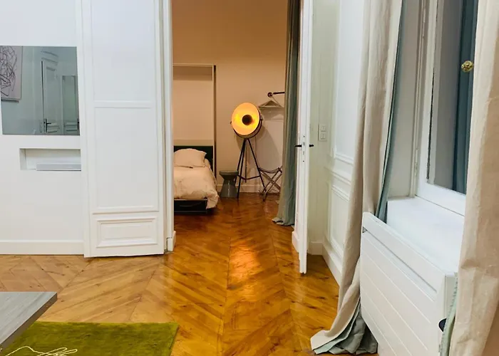 2 Bedrooms - Paris Centre - Champs Elysees